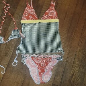 2for10 Swim suit sz Medium